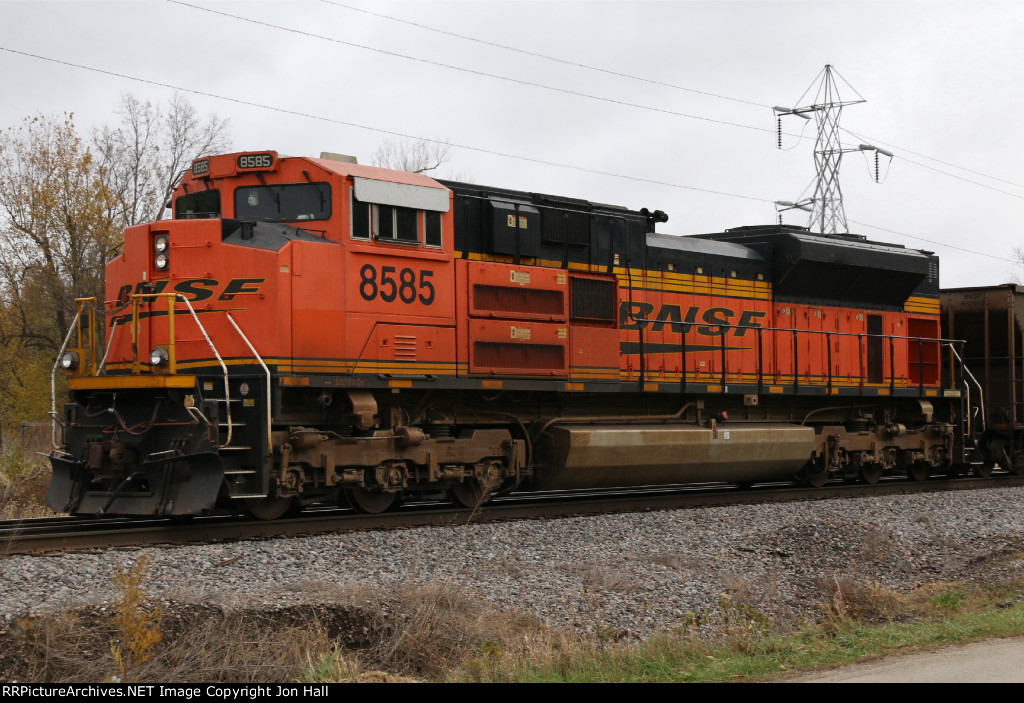 BNSF 8585